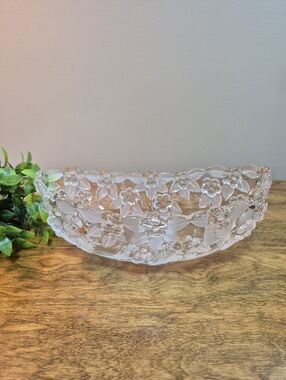MIKASA Carmen Vintage Crystal Oval  Walther Glass Germany Satiniert Floral Bowl